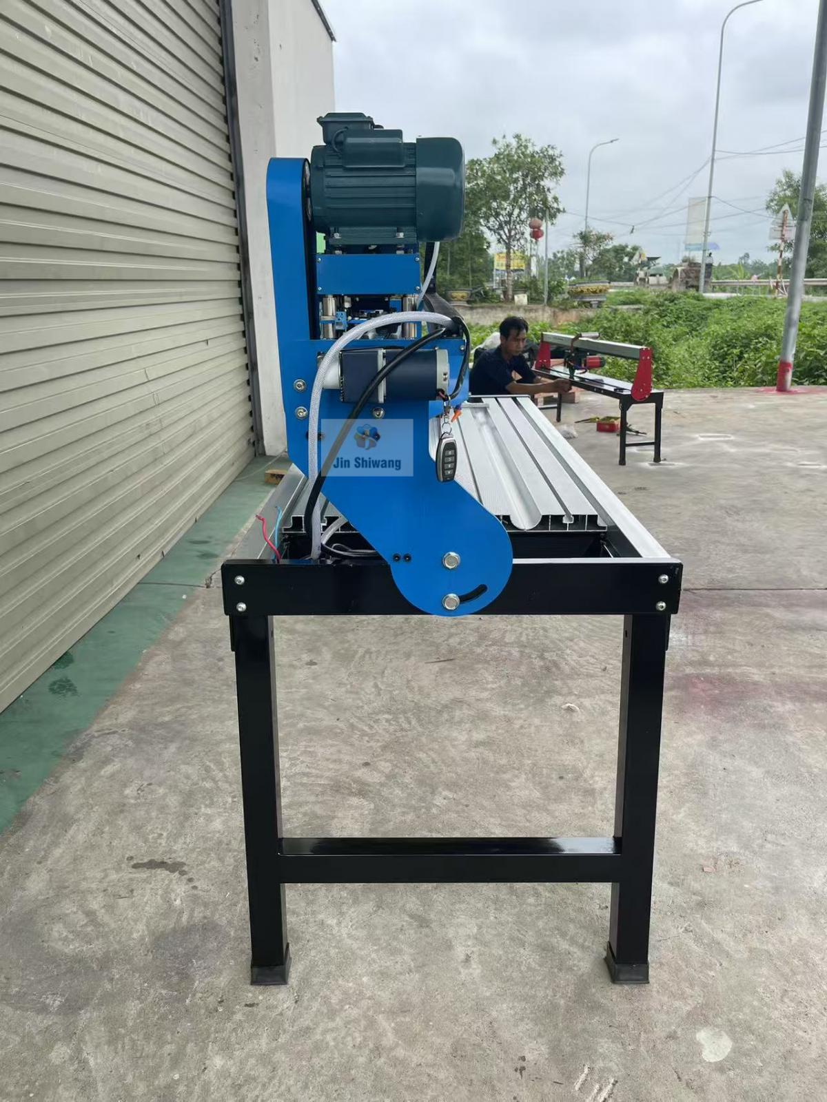 Máy cắt gạch tự động Xinkai Z2-DZ khổ 1m2 Điện 220V Công suất 3.0KW.