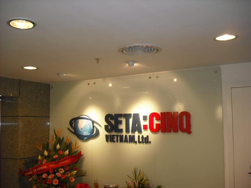 Thiết kế thi công nội thất văn phòng công ty SETA CINQ
