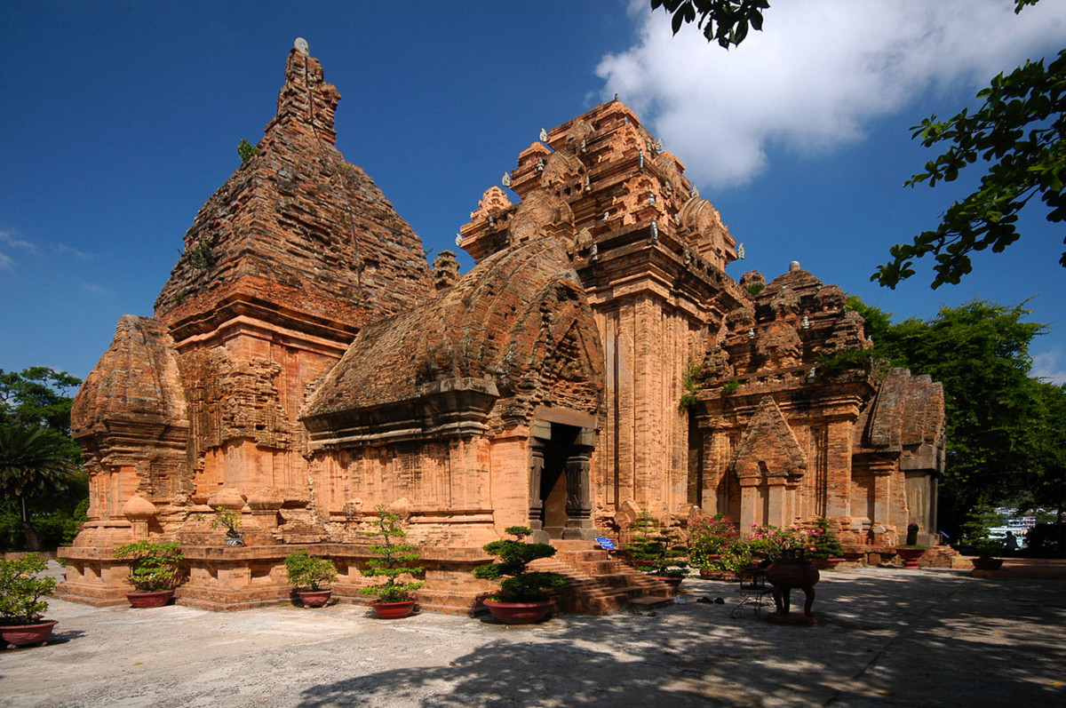 Tháp bà Ponagar