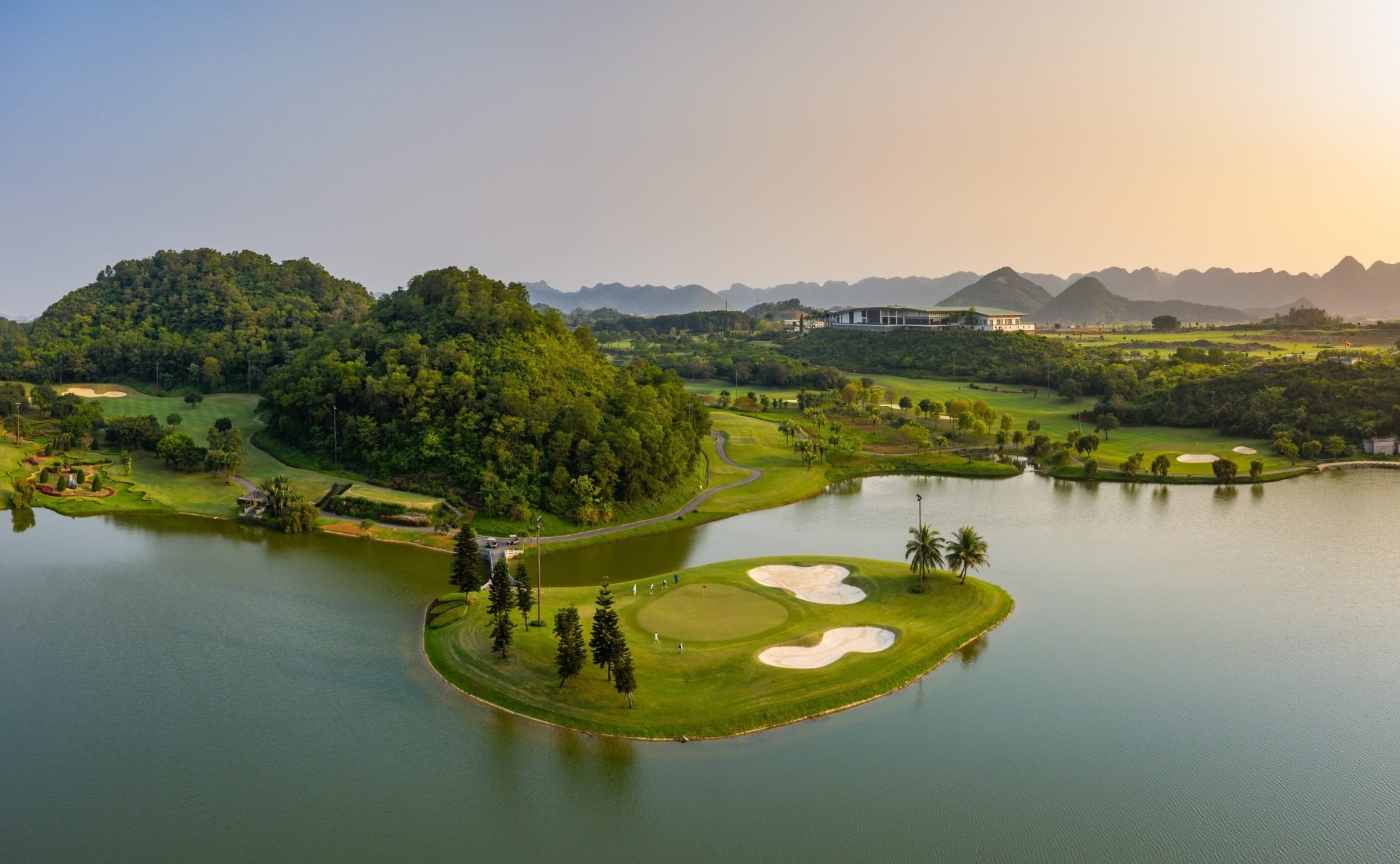 Top Golf Holidays in Vietnam
