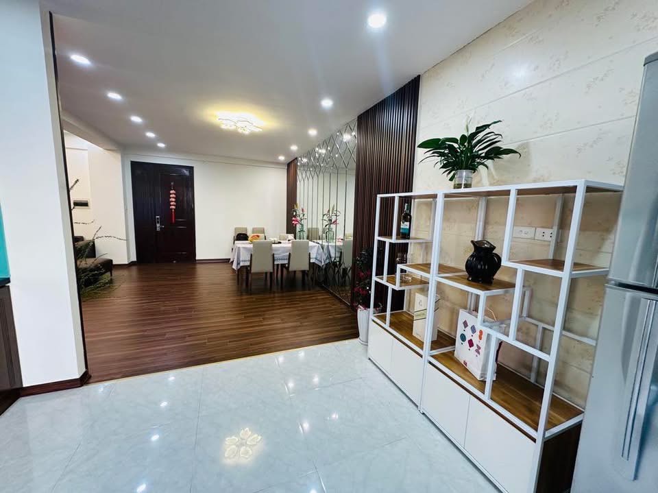 BÁN CHUNG CƯ VIỆT HƯNG - LÔ GÓC TẦNG ĐẸP - VIEW TRIỆU ĐÔ - DIỆN TÍCH 110M², GIÁ CHỈ 4,895 TỶ