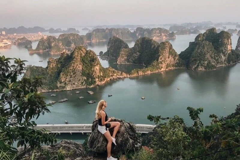 ngắm hoàng hôn vịnh Hạ Long