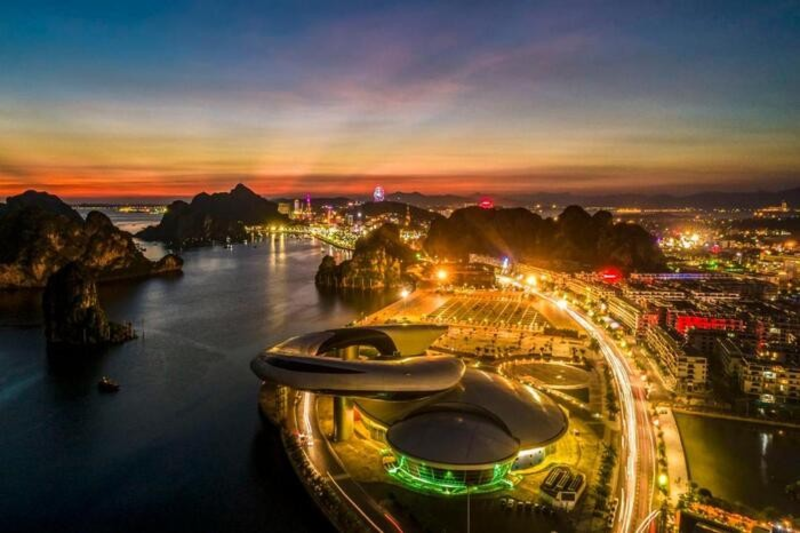 u lịch Hạ Long tháng 12