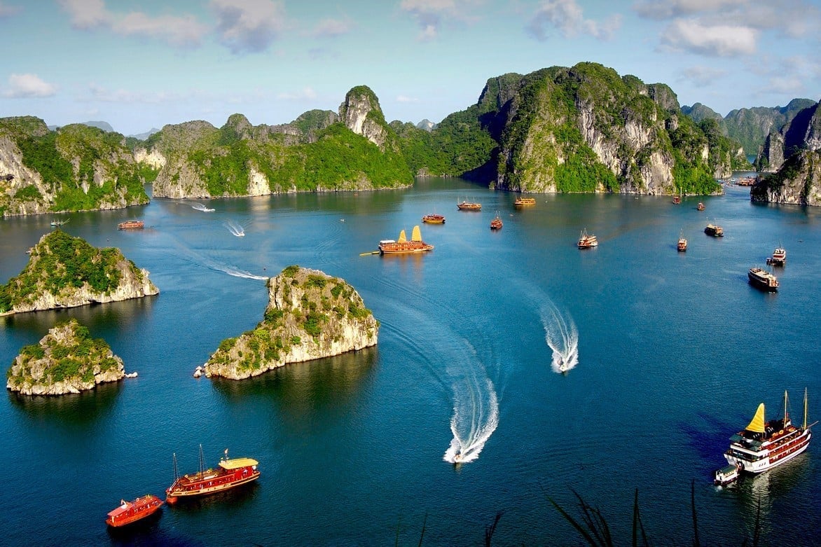 Hanoi - Halong bay - Sapa-Water Puppet show (6ds 5ns Package)