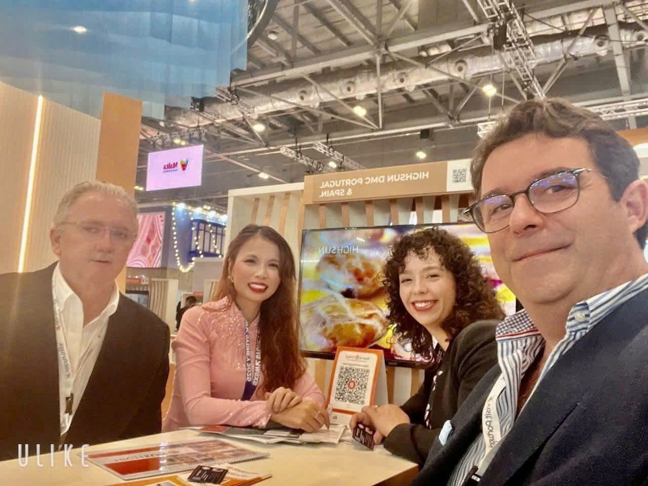 Ms Rosa Pham Networking