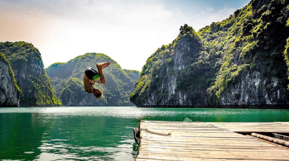 Surf through Vietnam