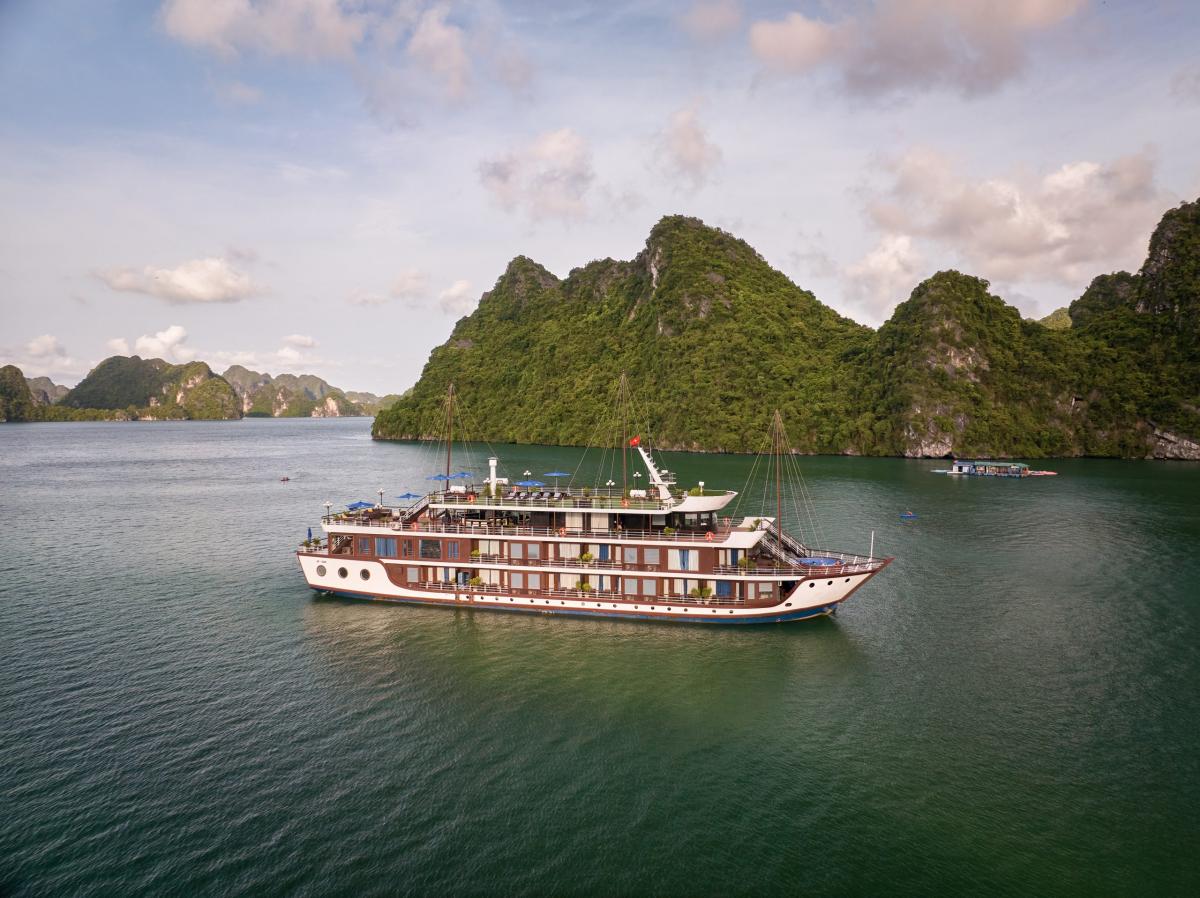 HA LONG BAY - LAN HA BAY 2 DAYS 1 NIGHT WITH 5 STAR CRUISE - M'GLORIA CRUISE