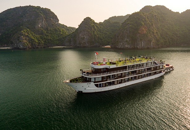 LA CASTA CRUISE - 5 STAR
