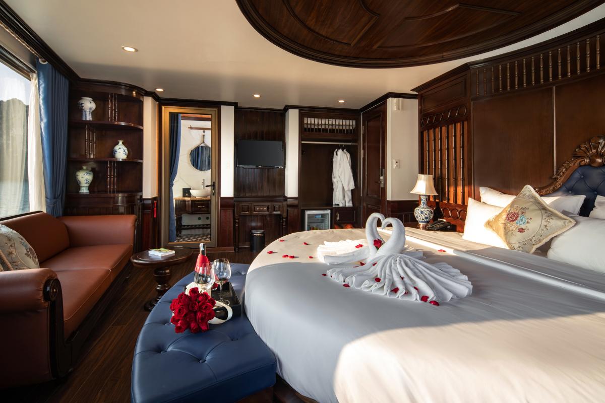 LA CASTA CRUISE - 5 STAR