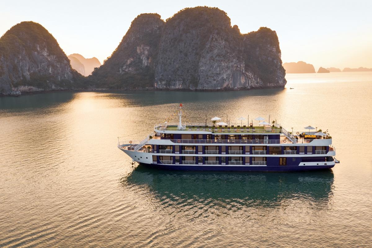 5 STAR- DRAGON CRUISE