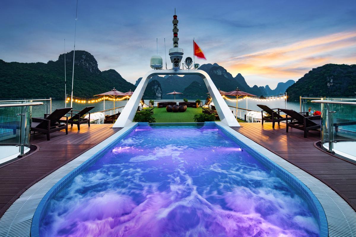 DORA 5 STAR CRUISE