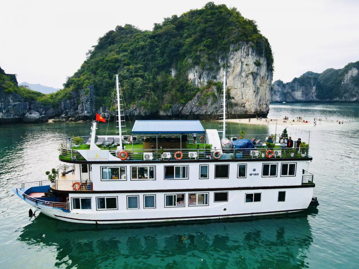 HALONG BAY 2DAYS 1NIGHT (Deluxe Boutique Cruise 3*)